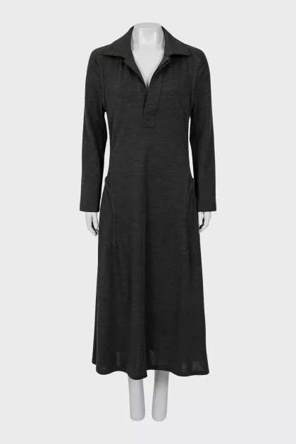 Wool dress with relief seams
