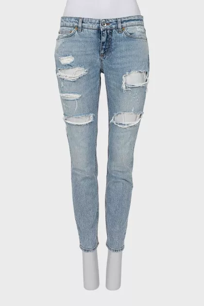 Low rise ripped jeans