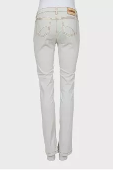 Light-colored low-rise jeans
