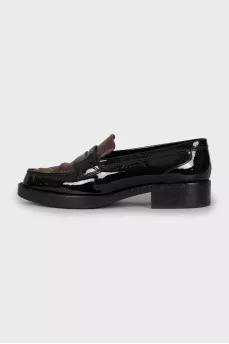 Patent leather loafers with signature print