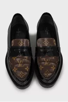 Patent leather loafers with signature print