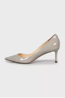 Grey pointed toe shoes