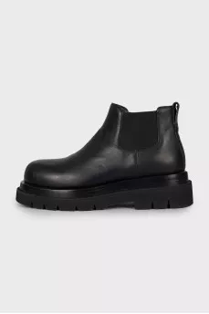 Cropped leather boots