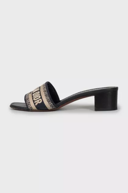 Dway heeled slides