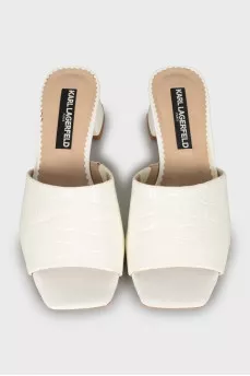 Leather slippers with animal print