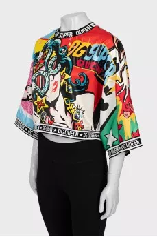 Blouse decorated with elastic