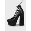 Leather lace-up shoes