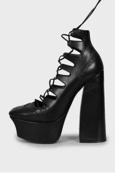 Leather lace-up shoes