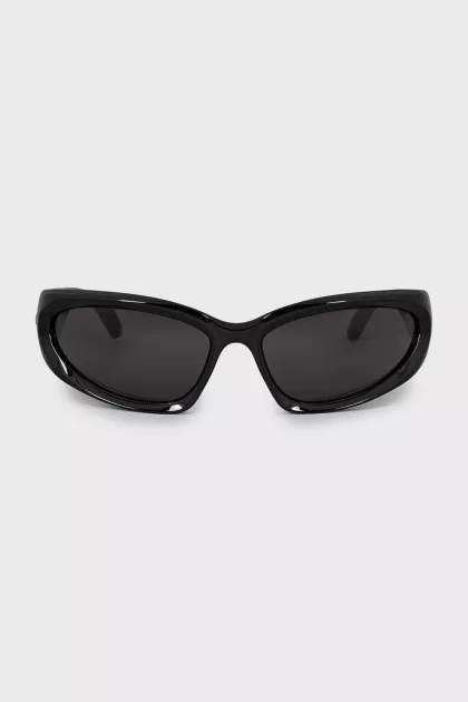 Black tinted sunglasses