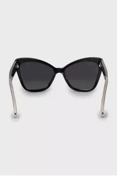 Sunglasses with branded logo on temples