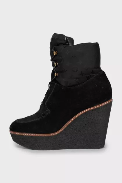 Wedge boots made of textile and suede