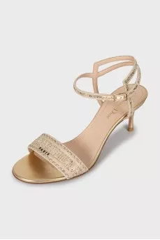 Leather sandals decorated with crystals