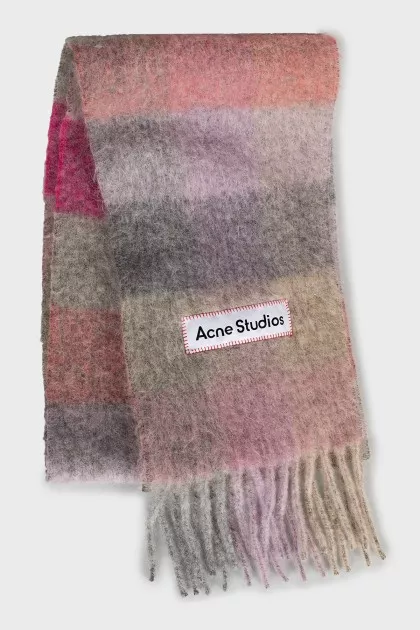 Multicolored scarf with fringe