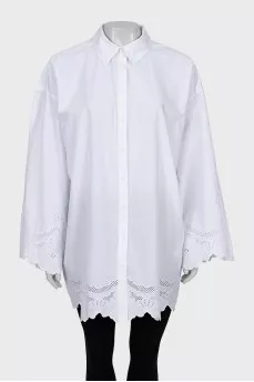 Blouse decorated with embroidery
