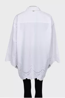 Blouse decorated with embroidery