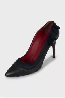 Leather shoes with textile decor