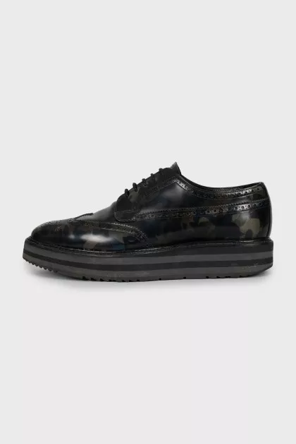 Men's shoes in military print