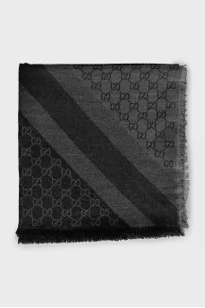 Scarf made of wool and silk