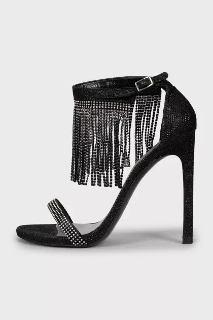 Leather sandals with crystals
