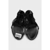 Leather sandals with crystals