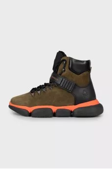 Suede boots with rubber inserts