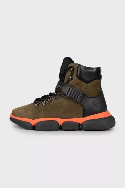 Suede boots with rubber inserts