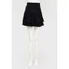 Crying skirt at a high waist