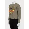 Cropped sweatshirt with embroidery