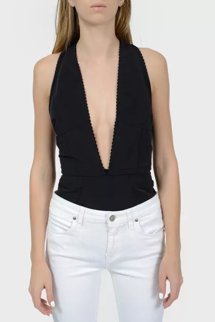 Body black with V-cutting