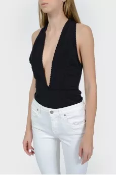 Body black with V-cutting