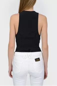 Body black with V-cutting