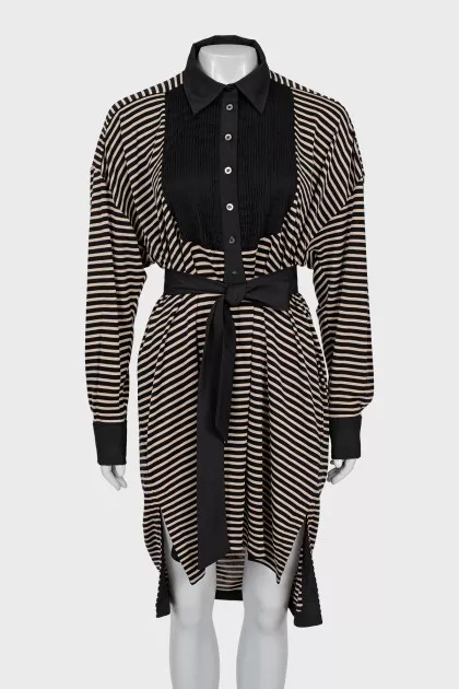 Fitted dress with striped print