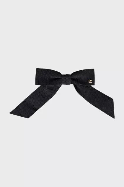 Hair clip with brand logo
