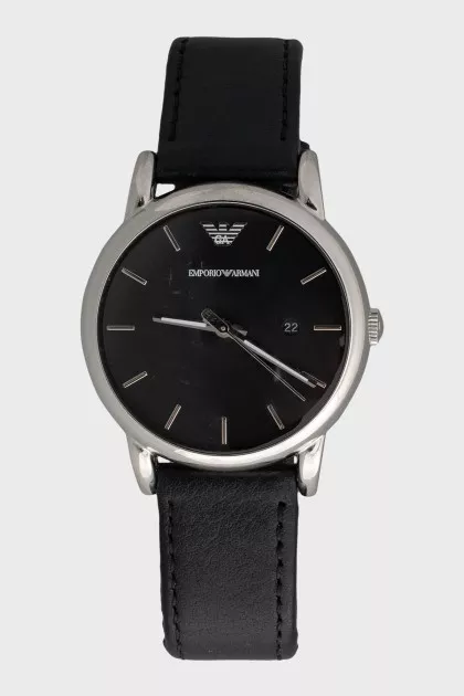 Quartz watch with black dial