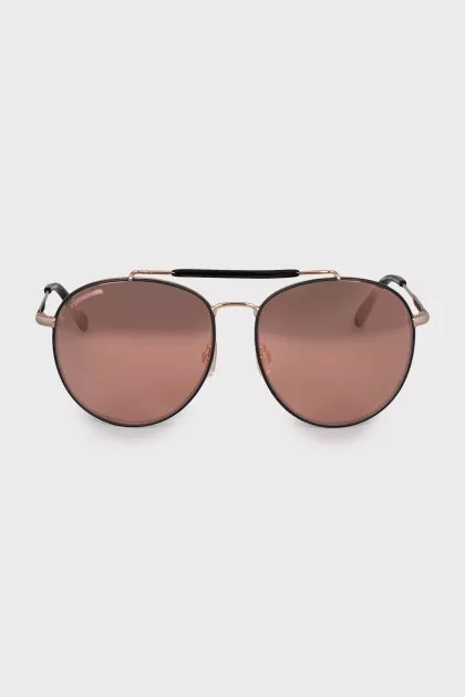 Aviator sunglasses with pink tint