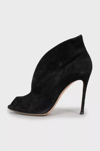 Suede open top shoes