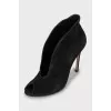 Suede open top shoes