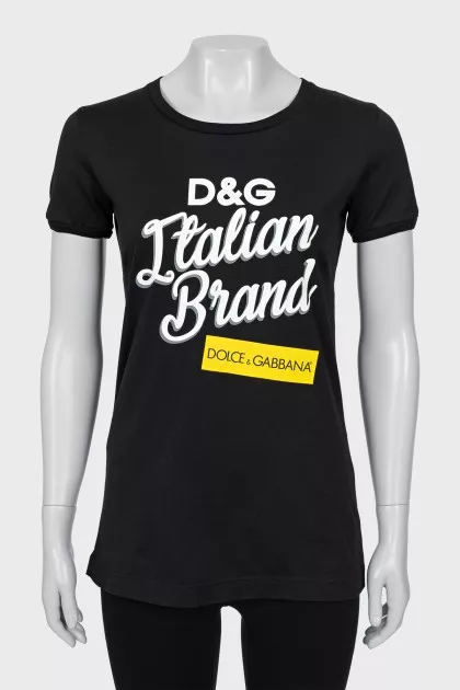 Black fitted t-shirt