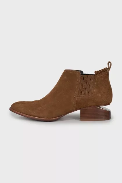 Kori Boots with Figured Heel
