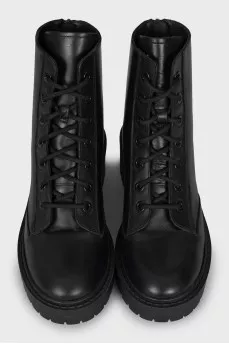 Leather boots with round toe
