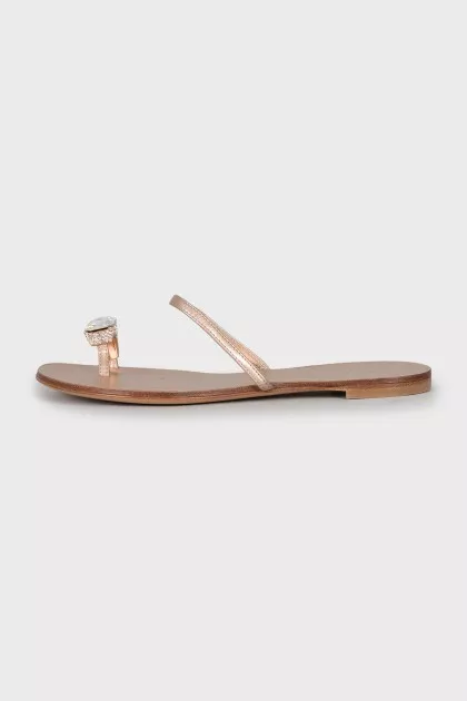 Leather sandals decorated with crystals