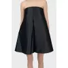 Black dress without shoulders with pockets