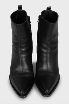 Leather ankle boots with beveled heels