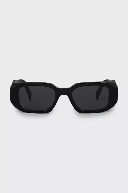 Rectangular sunglasses with wide temples