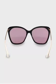 Sunglasses with pink tint