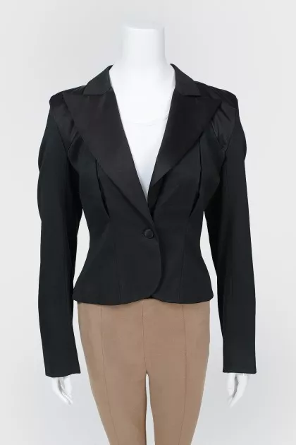 Black cropped jacket
