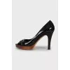 Leather shoes with silver decor