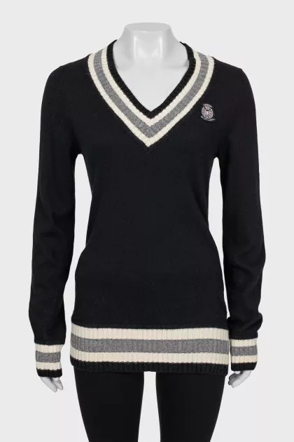 Pullover with branded patch