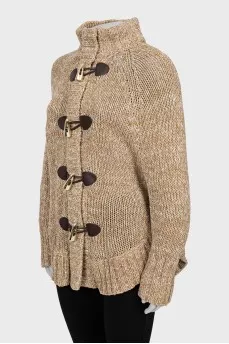 Knitted cardigan with a loose fit