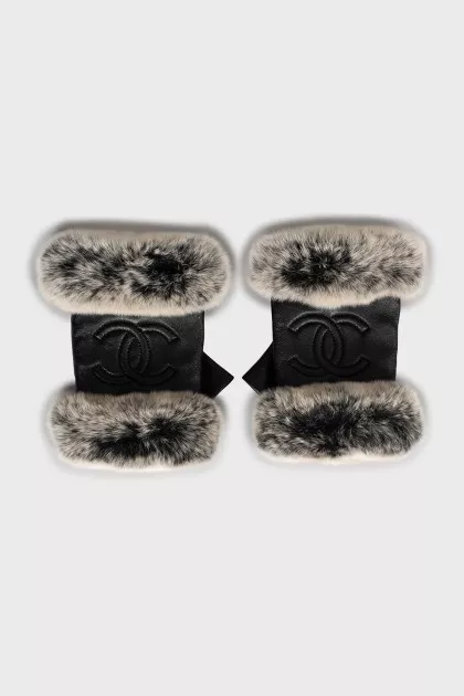 Leather and fur gloves